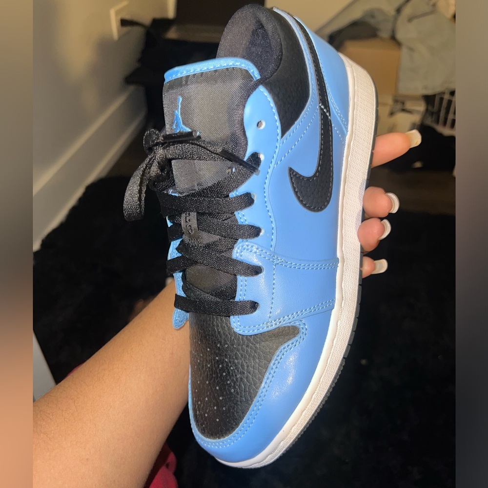Low top nikes grade school 7 in boys - Picture 1 of 3